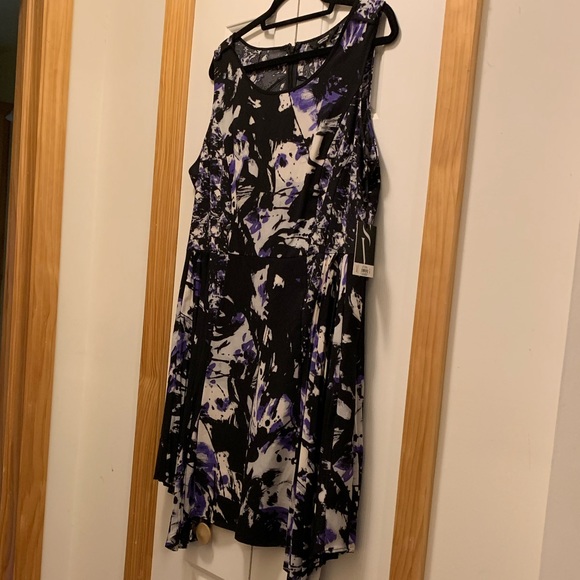 Vera Wang Pleat Panel Autumn Romance Dress - Picture 7 of 7